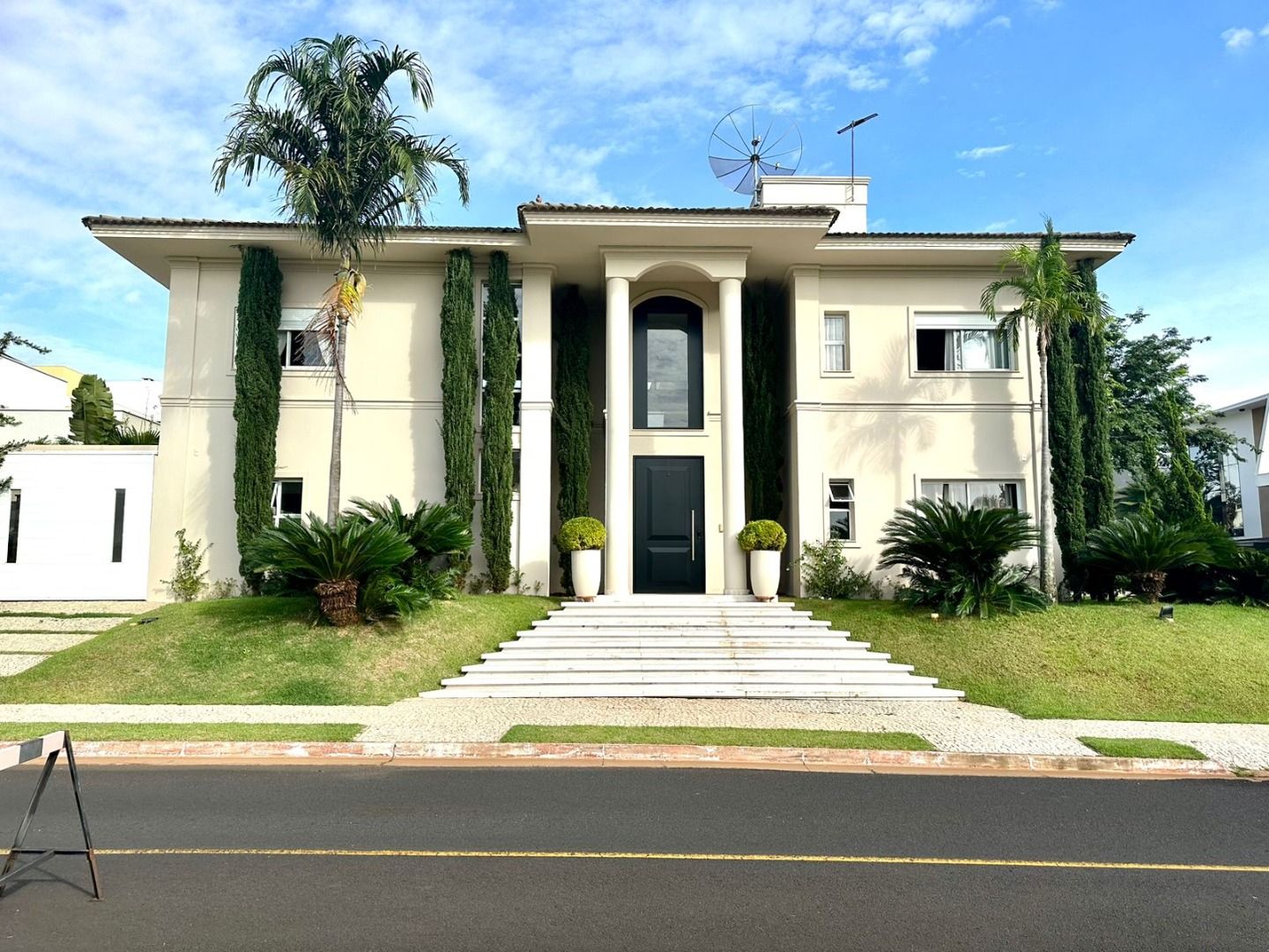 Casa Estilo Neoclássica no Jd Gênova